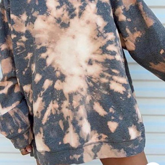 Women’s Tie Dye Print Oversized Long Sleeve Top - Picture 2 of 3